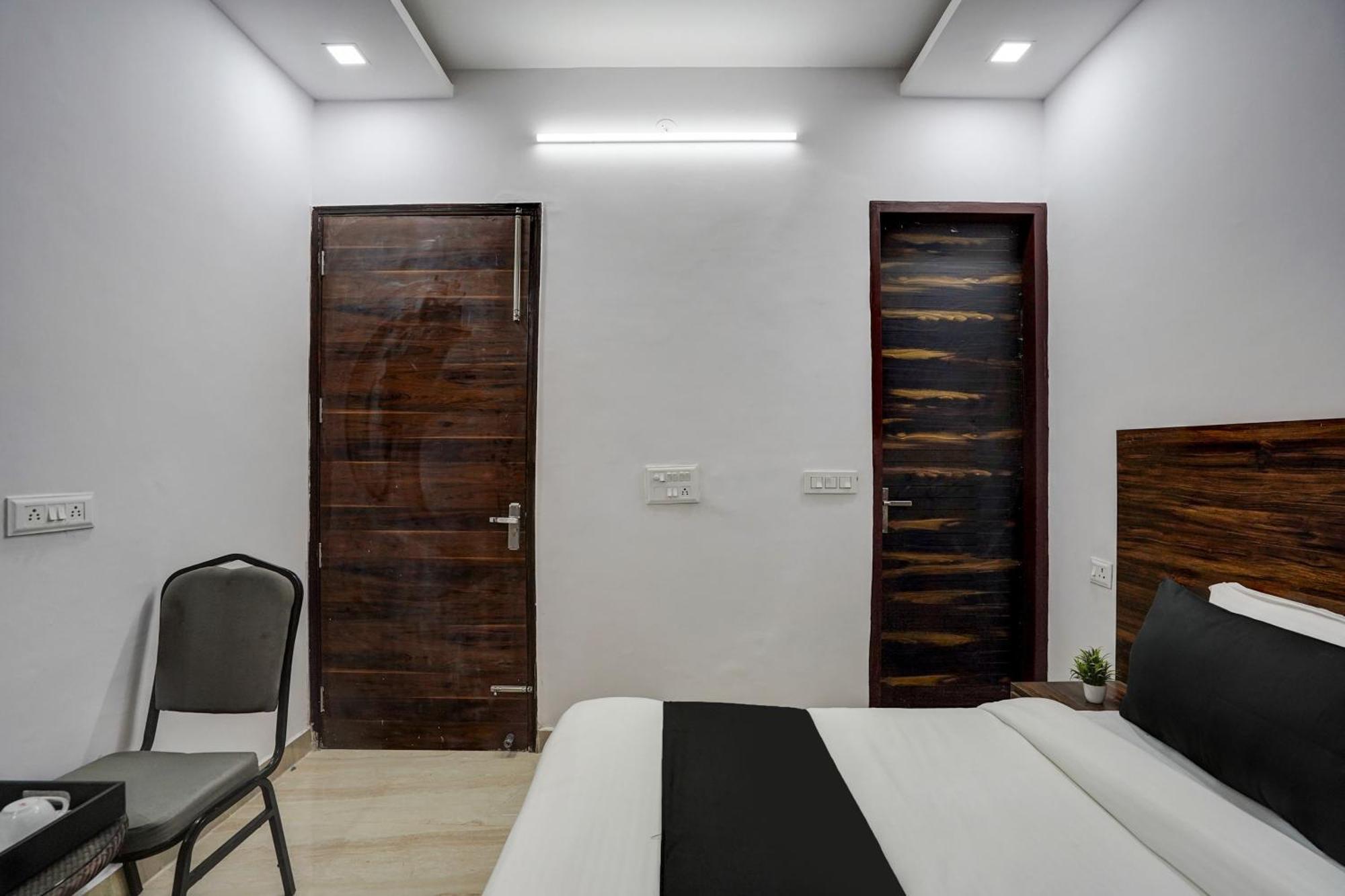古尔冈 Townhouse Cloud Bay酒店 外观 照片